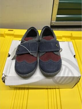 Venezia Blue Red Suede Strap Shoes Kids Size 9